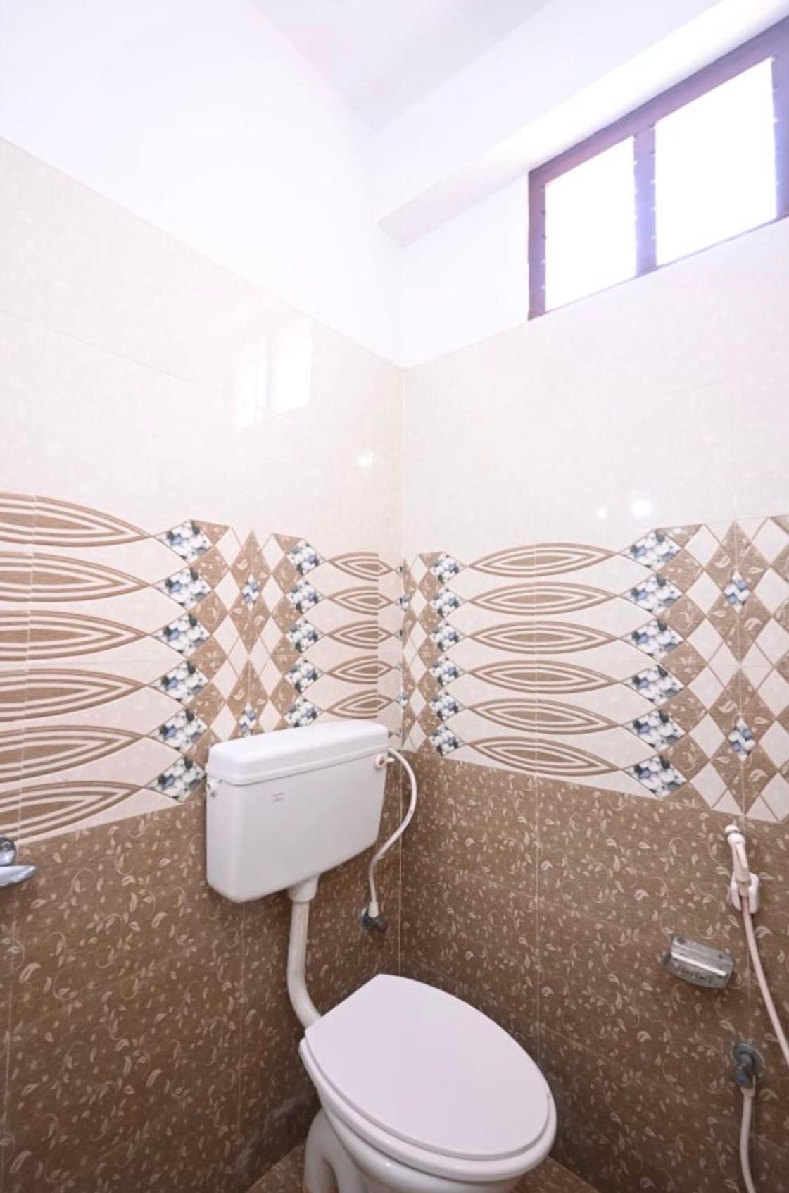 Oyo Flagship Hotel New Moon Inn Пури Екстериор снимка